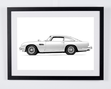 L’Aston Martin DB5 vue de profil — l’emblème de la saga (1)
