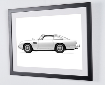 L’Aston Martin DB5 vue de profil — l’emblème de la saga (6)
