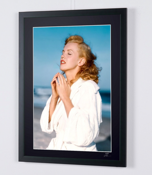  Marilyn Monroe en la playa, 1949. Colección «The Private Moment» - D. Dienes - Marco para foto - Starck Gallery