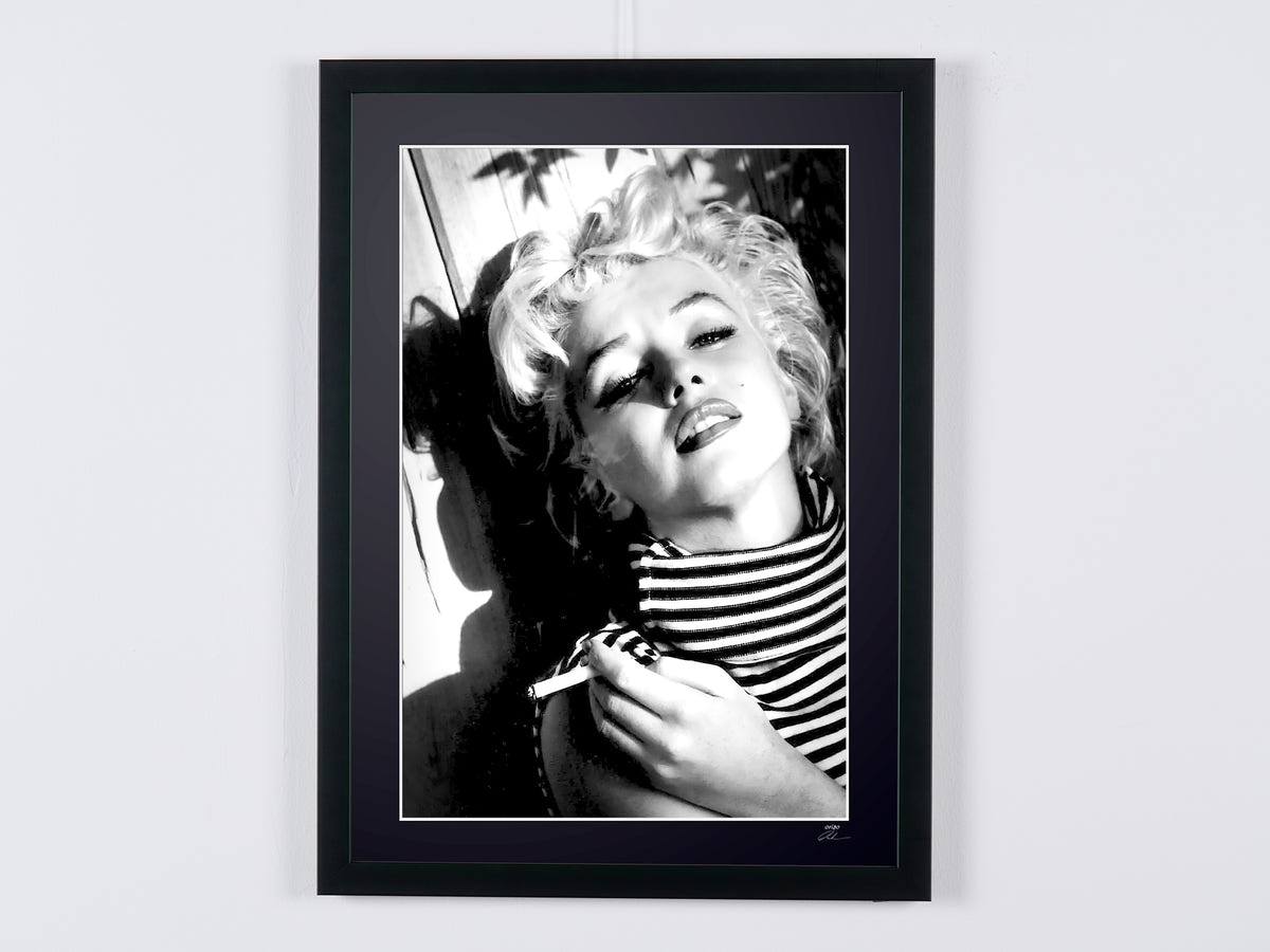 Photographie d’art de Marilyn Monroe dans Marilyn Monroe — portrait de 1954, encadrée à la main — édition limitée de 30 exemplaires numérotés.