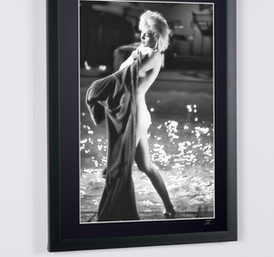  Marilyn Monroe, 1962 - En el rodaje de su última película (Marilyn Monroe) - Marco de foto - Starck Gallery