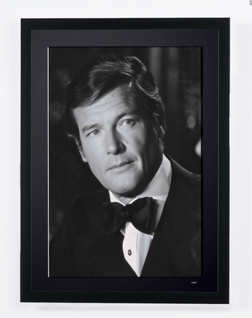 Roger Moore (1)