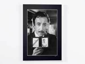 THE RETURN OF THE PINK PANTHER 1975 - PETER SELLERS ( 1925 - 1980 ) — framed cinema photograph, Fine Art print