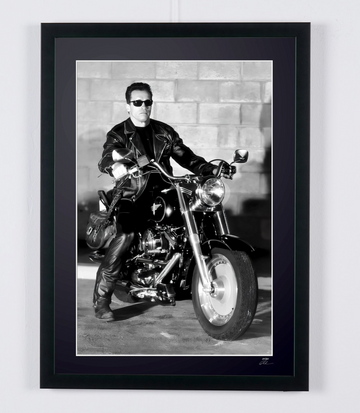 Terminator 2: Judgment Day (1991) - Arnold Schwarzenegger (T-800), posing on the Harley