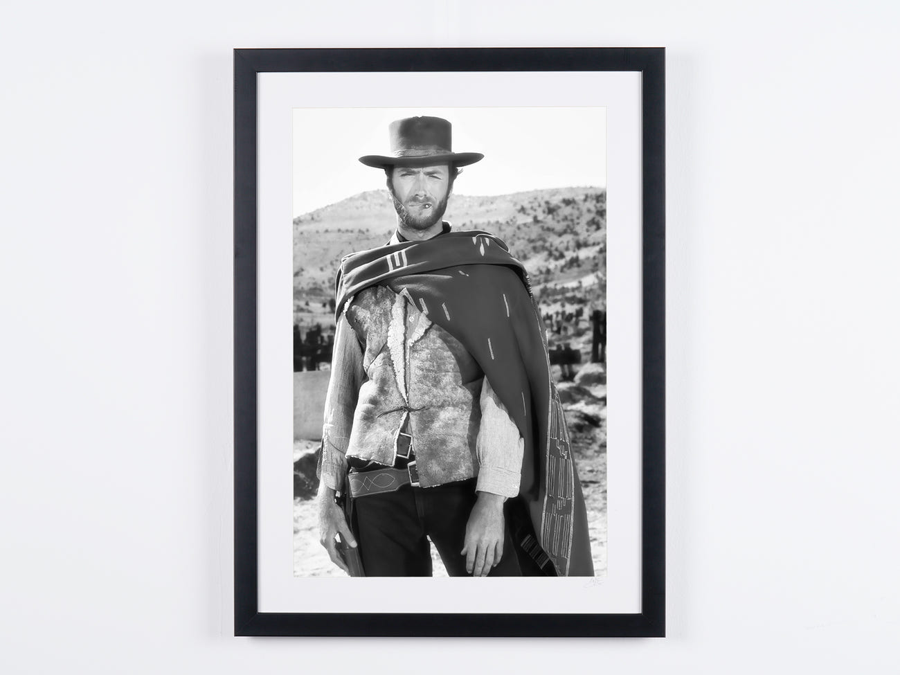 Photographie d’art de Clint Eastwood dans The Good, the Bad and the Ugly, encadrée à la main — édition limitée de 30 exemplaires numérotés.