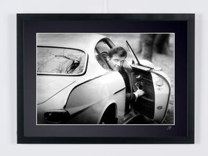 The Saint - Classic TV - Roger Moore as Simon Templar — photographie de cinéma encadrée, tirage Fine Art