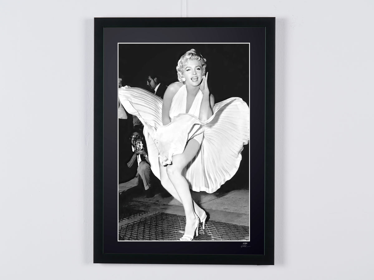 Photographie d’art de Marilyn Monroe dans Sept ans de réflexion, encadrée à la main — édition limitée de 30 exemplaires numérotés.