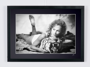  Ursula Andress - James bond Dr. No (1962) 