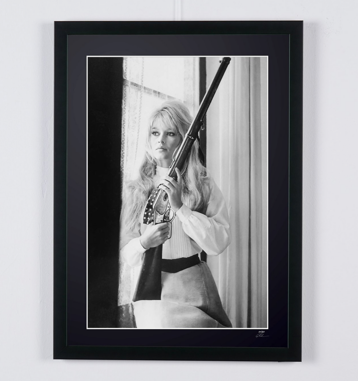 Photographie d’art de Brigitte Bardot dans Viva Maria, encadrée à la main — édition limitée de 30 exemplaires numérotés.