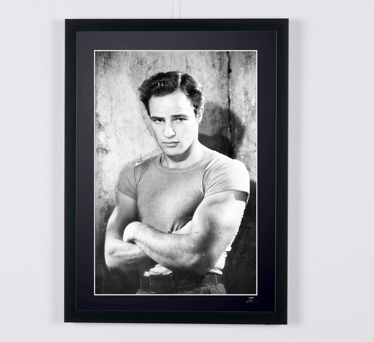 Photographie d’art de Marlon Brando dans Un tramway nommé Désir, encadrée à la main — édition limitée de 30 exemplaires numérotés.