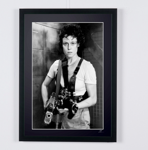 Aliens (1986) - Sigourney Weaver (Ellen Ripley), pulse rifle in hand — framed cinema photograph, Fine Art print