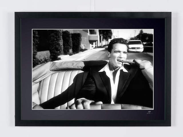 Arnold Schwarzenegger - Driving & Smoking — ingelijste filmfoto, Fine Art print