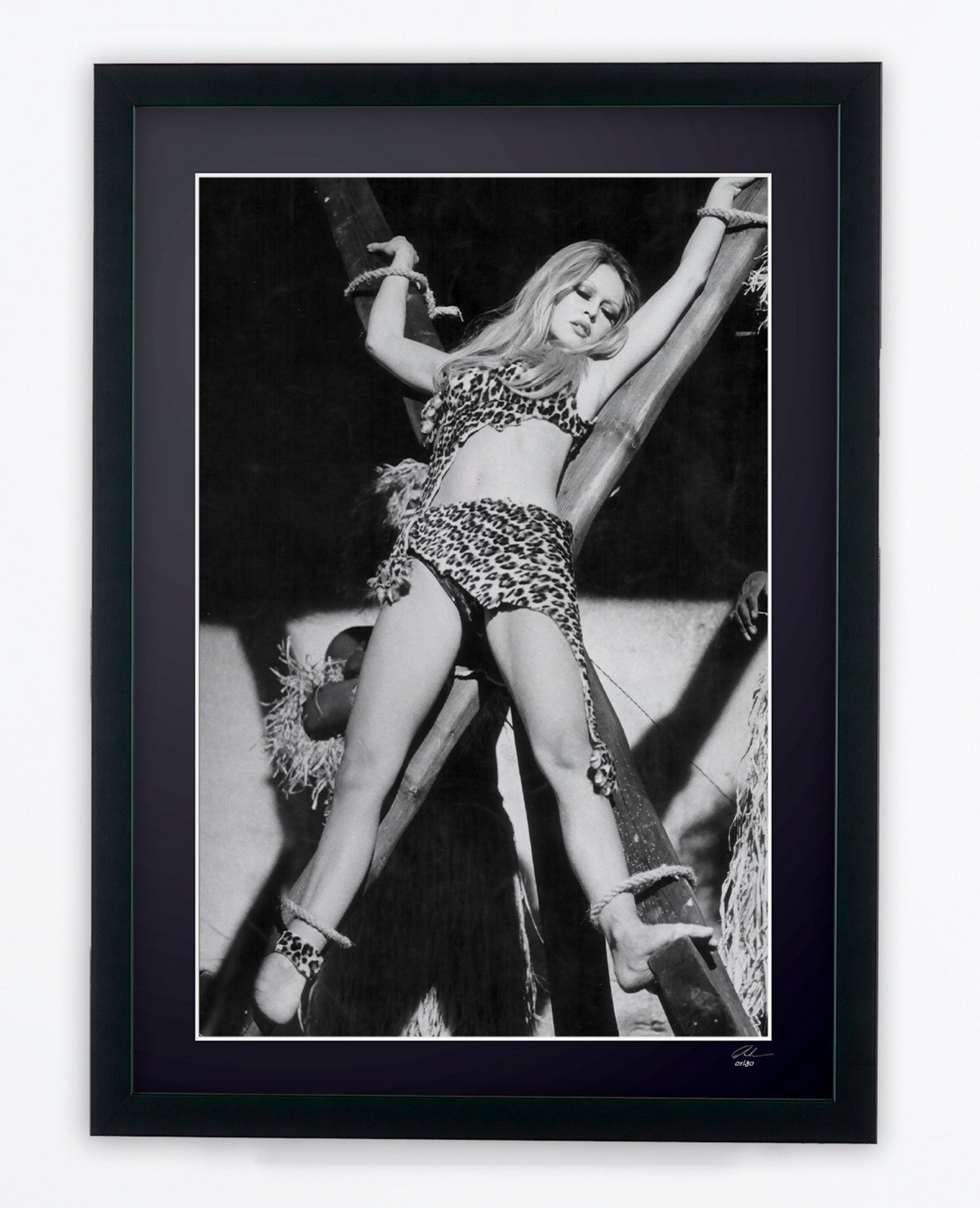 Fotografía de arte de Brigitte Bardot en Boulevard du Rhum, enmarcada a mano — edición limitada de 30 ejemplares numerados.