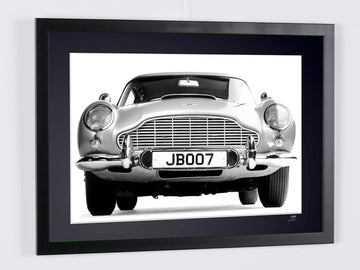L’Aston Martin DB5 de face, plaque JB007 (3)