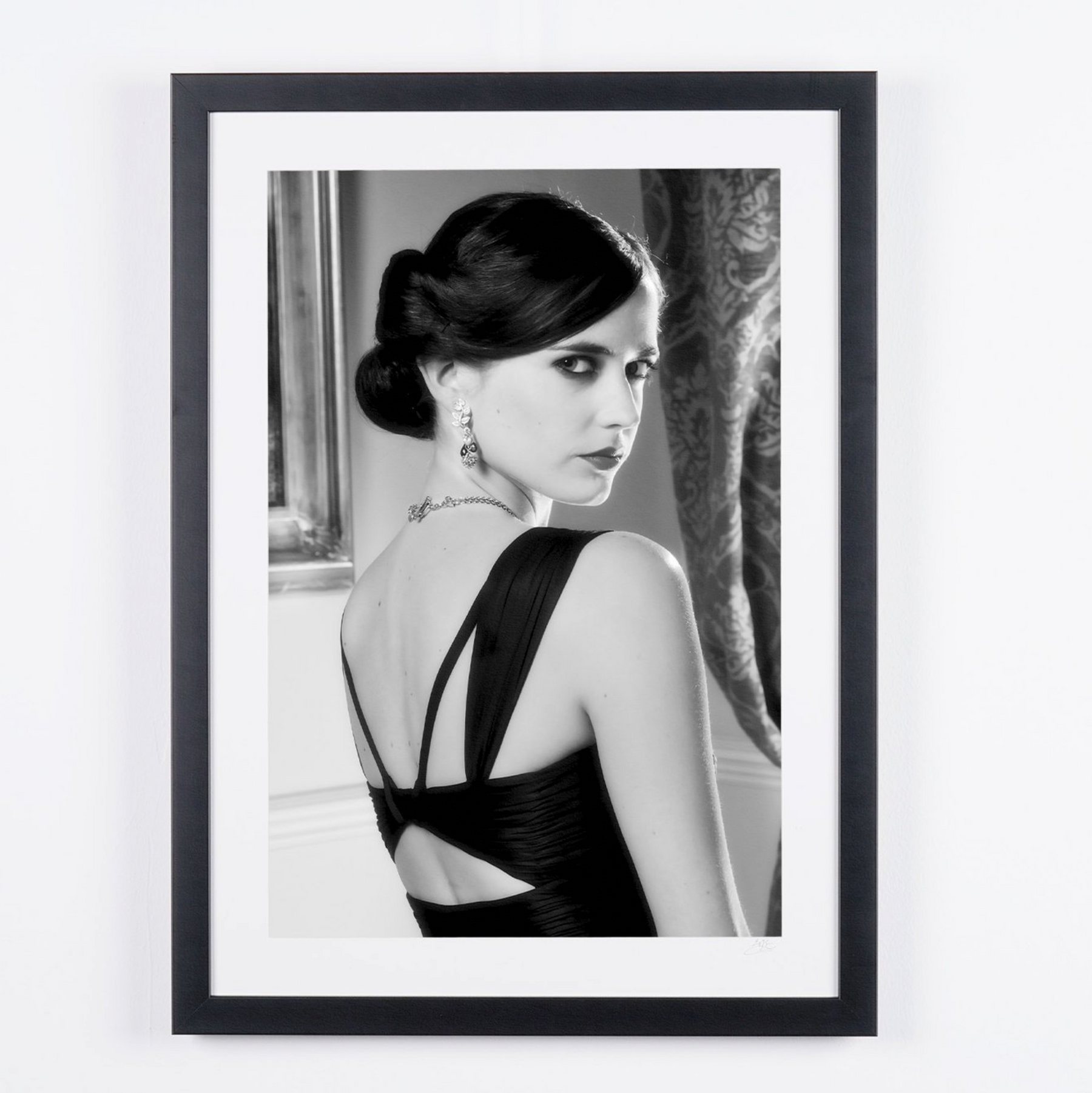 Kunstfoto van Eva Green in Casino Royale, met de hand ingelijst — gelimiteerde oplage van 30 genummerde exemplaren.