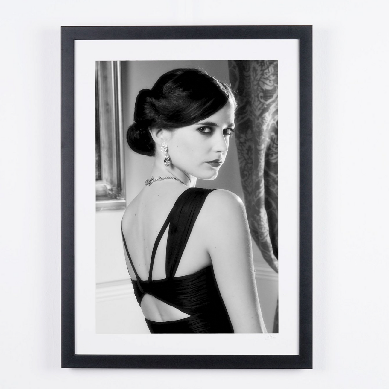 Kunstfoto van Eva Green in Casino Royale, met de hand ingelijst — gelimiteerde oplage van 30 genummerde exemplaren.
