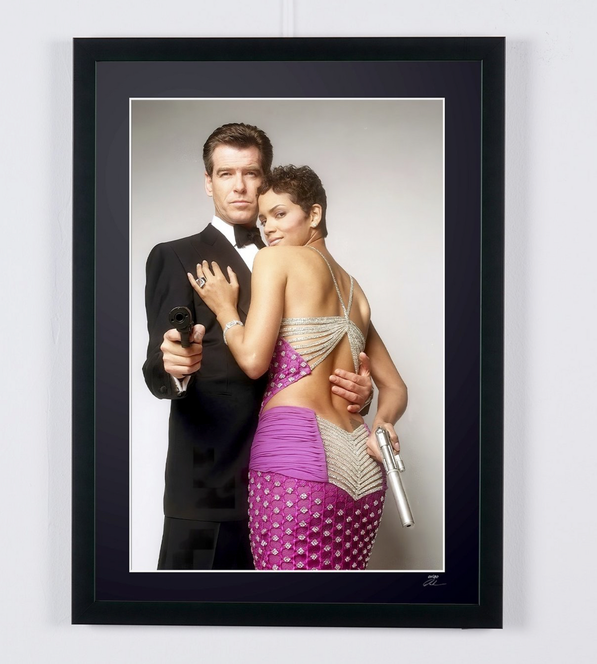 Photographie d’art de Pierce Brosnan dans Meurs un autre jour, encadrée à la main — édition limitée de 30 exemplaires numérotés.
