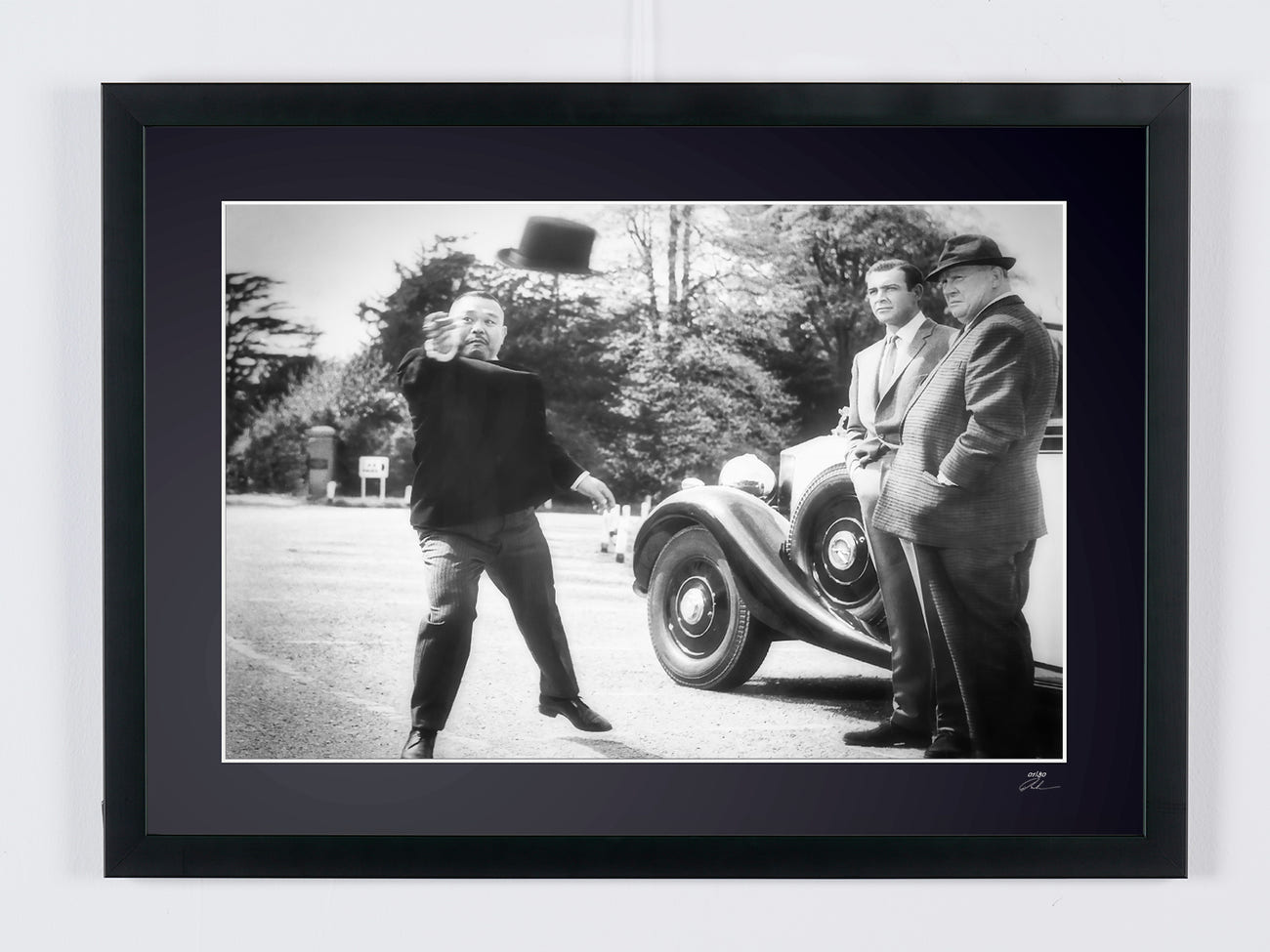 Photographie d’art de Sean Connery dans Goldfinger, encadrée à la main — édition limitée de 30 exemplaires numérotés.