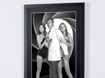 Roger Moore (8)