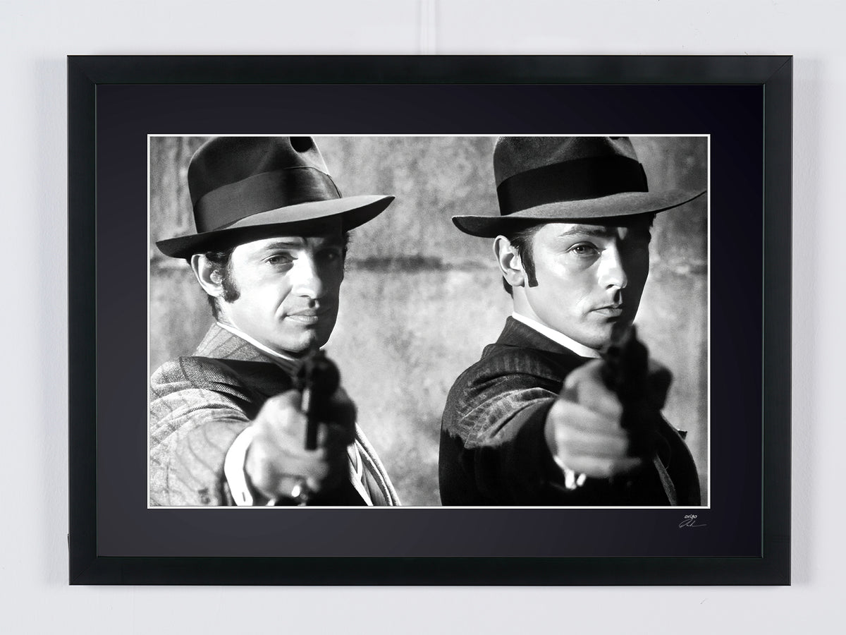 Borsalino (1970) - Jean-Paul Belmondo & Alain Delon, revolvers getrokken — ingelijste filmfoto, Fine Art print