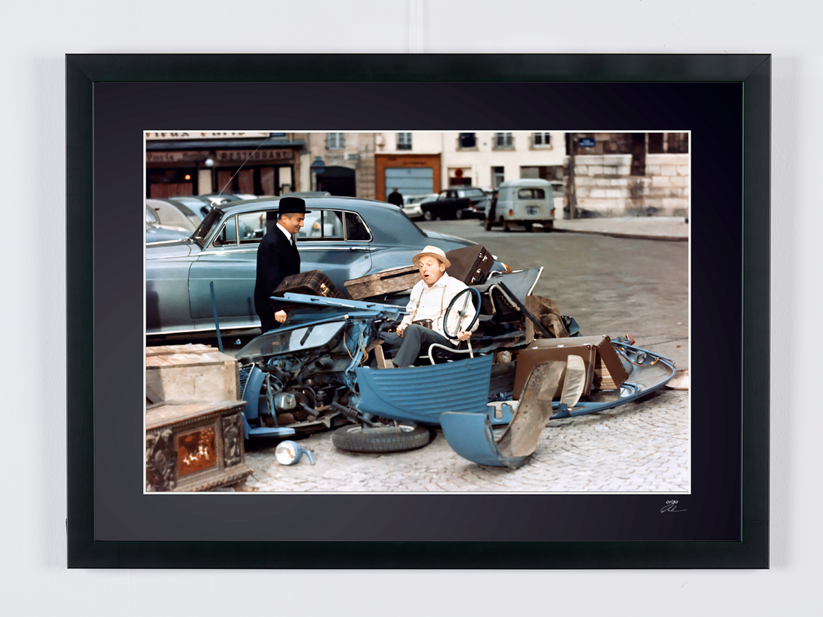 Photographie d’art de Louis de Funès dans Le Corniaud, encadrée à la main — édition limitée de 30 exemplaires numérotés.