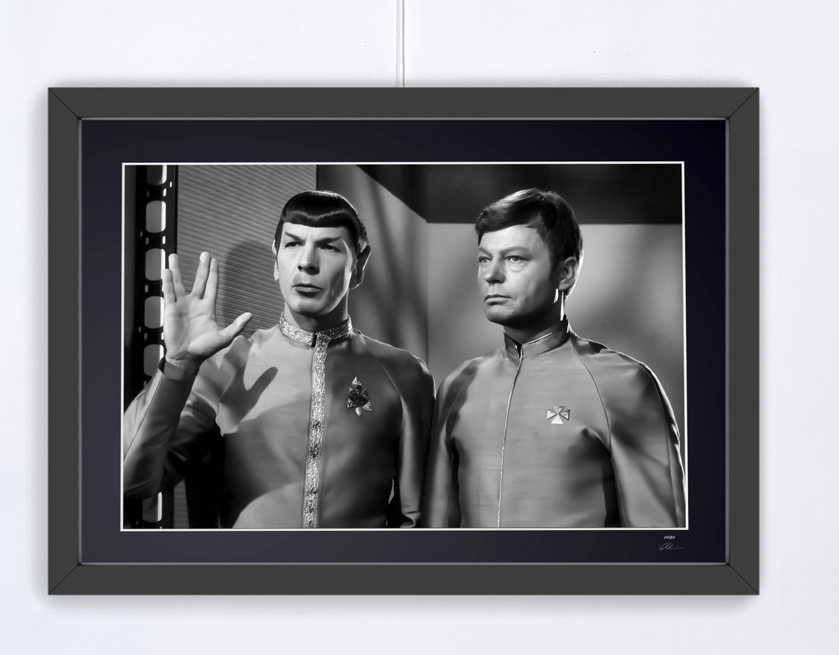 Fotografía de arte de Leonard Nimoy en Star Trek, enmarcada a mano — edición limitada de 30 ejemplares numerados.