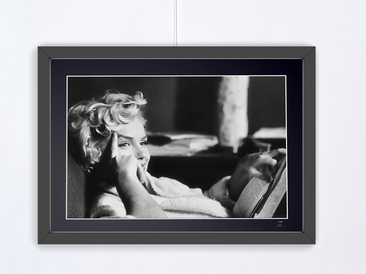 Fotografía de arte de Marilyn Monroe en Marilyn Monroe — Nueva York, 1956, enmarcada a mano — edición limitada de 30 ejemplares numerados.