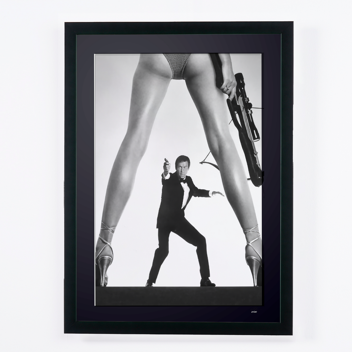 Photographie d’art de Roger Moore dans Rien que pour vos yeux, encadrée à la main — édition limitée de 30 exemplaires numérotés.
