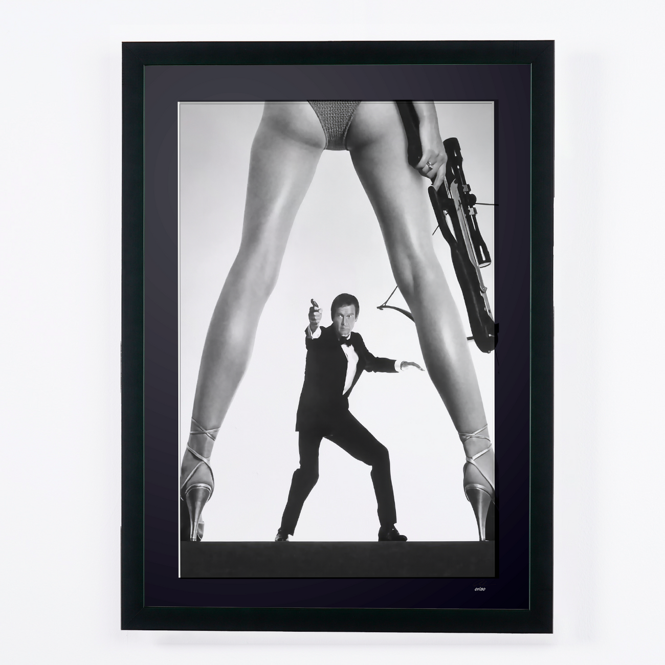Fotografía de arte de Roger Moore en Rien que pour vos yeux, enmarcada a mano — edición limitada de 30 ejemplares numerados.