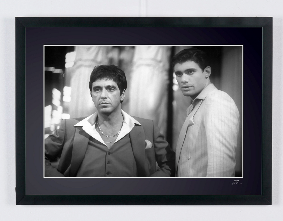 Kunstfoto van Al Pacino in Scarface, met de hand ingelijst — gelimiteerde oplage van 30 genummerde exemplaren.