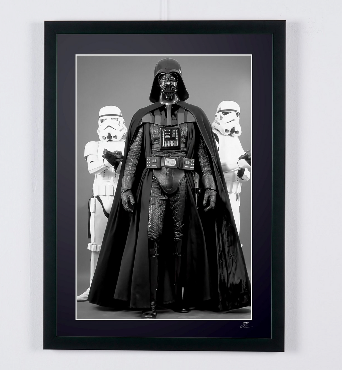 Fine art photograph of David Prowse in Star Wars : L’Empire contre-attaque, hand-framed — limited edition of 30 numbered prints.