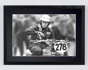 Steve McQueen - #278 - The number of The King - International Six Days — photographie de cinéma encadrée, tirage Fine Art