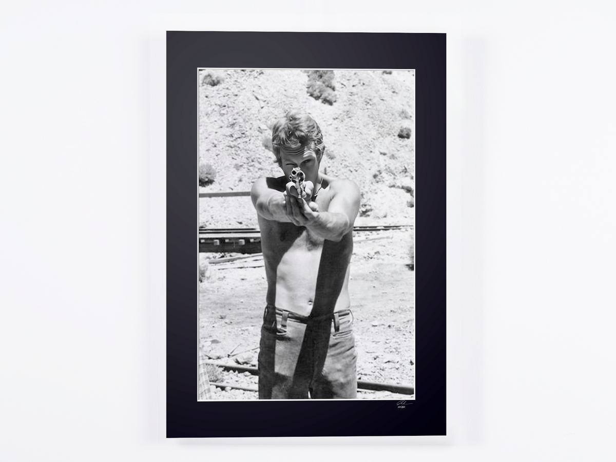 Photographie d’art de Steve McQueen dans Nevada Smith, encadrée à la main — édition limitée de 30 exemplaires numérotés.