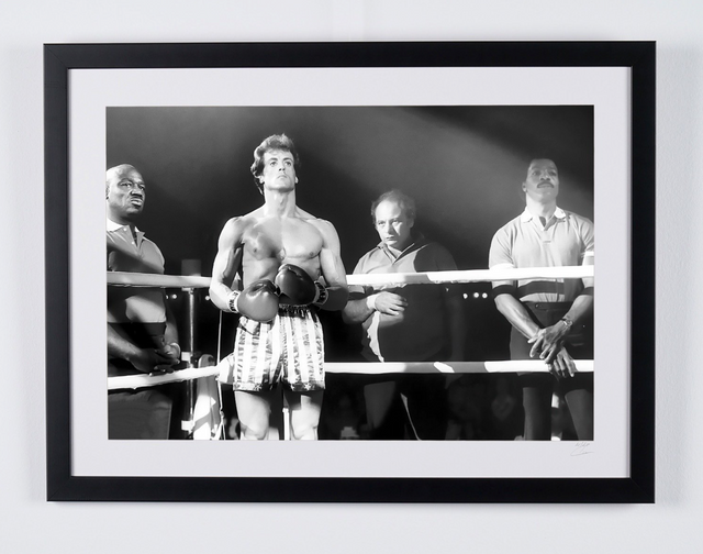 Rocky III (1982) - Sylvester Stallone (Rocky Balboa), dans son coin avec Apollo et Paulie — photographie de cinéma encadrée