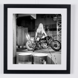 Photo glamour et mystérieuse de Sophia Loren Arabesque 1966 encadrée cadre bois massif